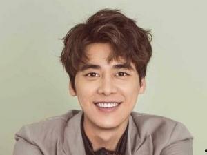 卓伟最新爆料李沁李易峰,卓伟最新爆料揭秘娱乐圈新恋情